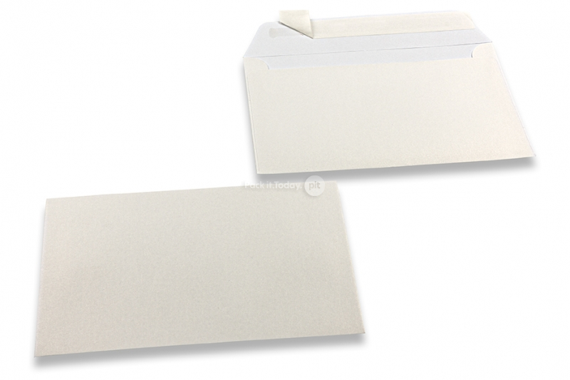Hvide kuverter med perlemorseffekt - 114 x 162 mm