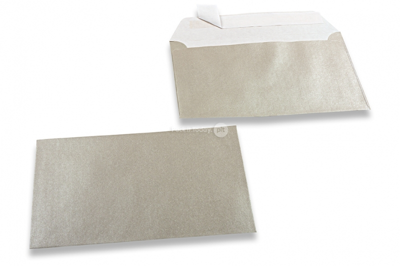 Sølvfarvede kuverter med perlemorseffekt - 114 x 162 mm