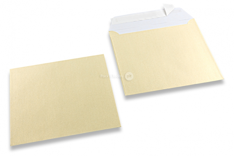 Champagnefarvede kuverter med perlemorseffekt - 155 x 155 mm